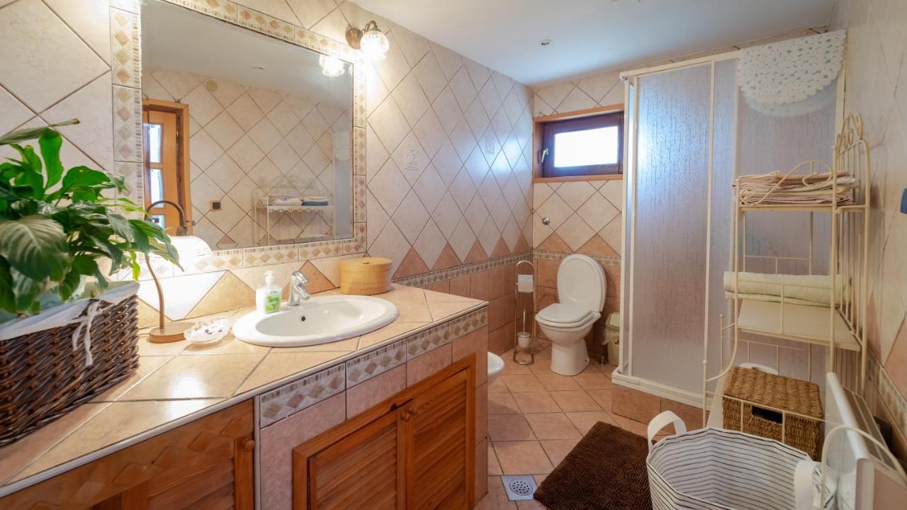 Apartment Ernestova Hisa Локве Екстериор снимка